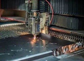 Taglio laser in acciaio al carbonio per macchine idrauliche